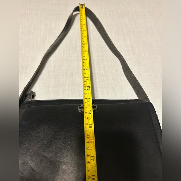 Harley Davidson Elegant Black Leather Shoulder Bag - Picture 9 of 15